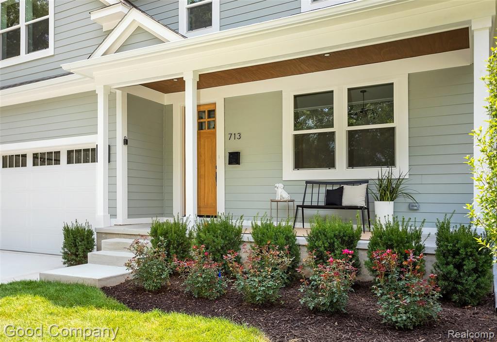 713 W Farnum Avenue, Royal Oak, MI 48067 — Photo 2