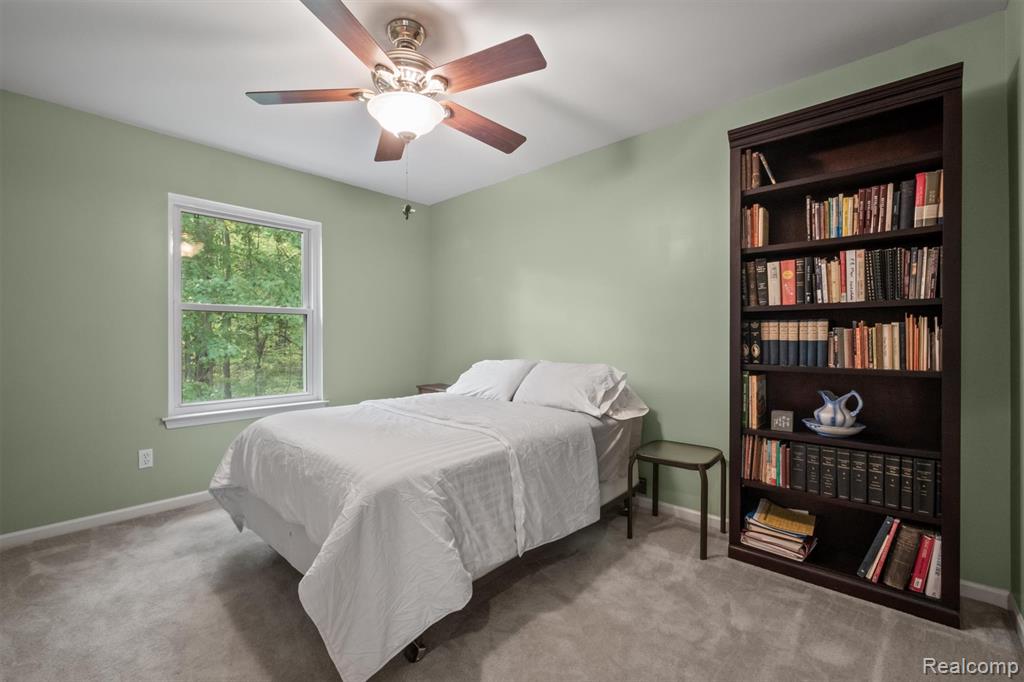6404 Pennington Drive, White Lake, MI 48383 — Photo 11