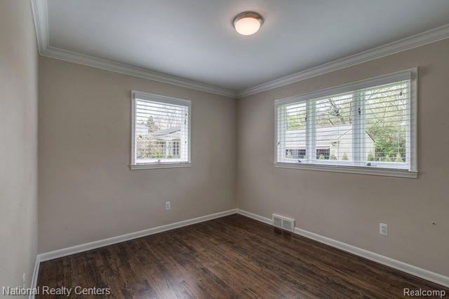 942 Donmar Court, Birmingham, MI 48009 — Photo 11