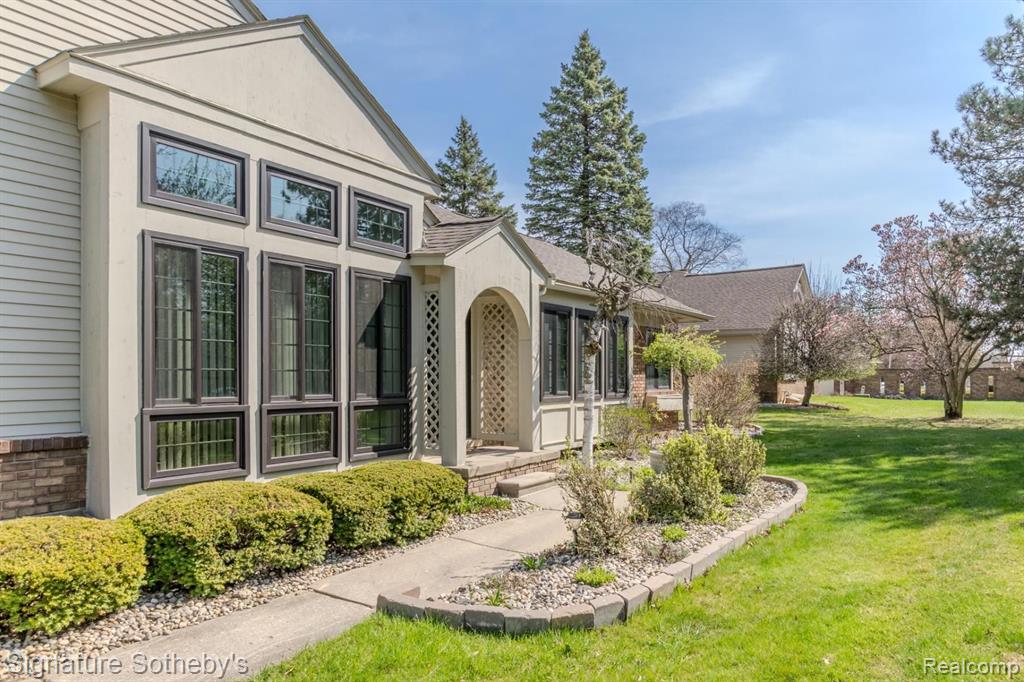 6015 PEBBLE LANE, West Bloomfield, MI — Photo 50