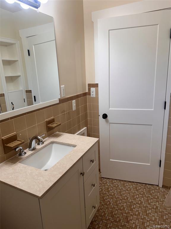 305 Angle Road, Lapeer, MI 48446 — Photo 25