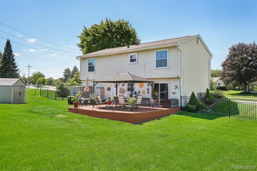 23244 CRANBROOKE Drive, Novi, MI — Photo 32