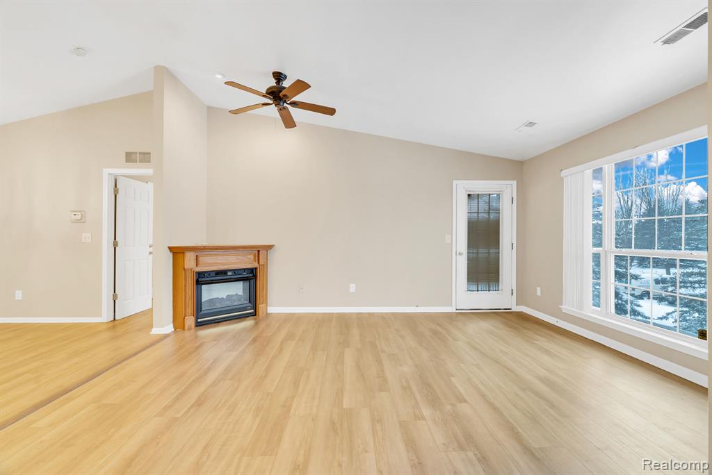 8208 Chesapeake Circle, Walled Lake, MI 48390 — Photo 9