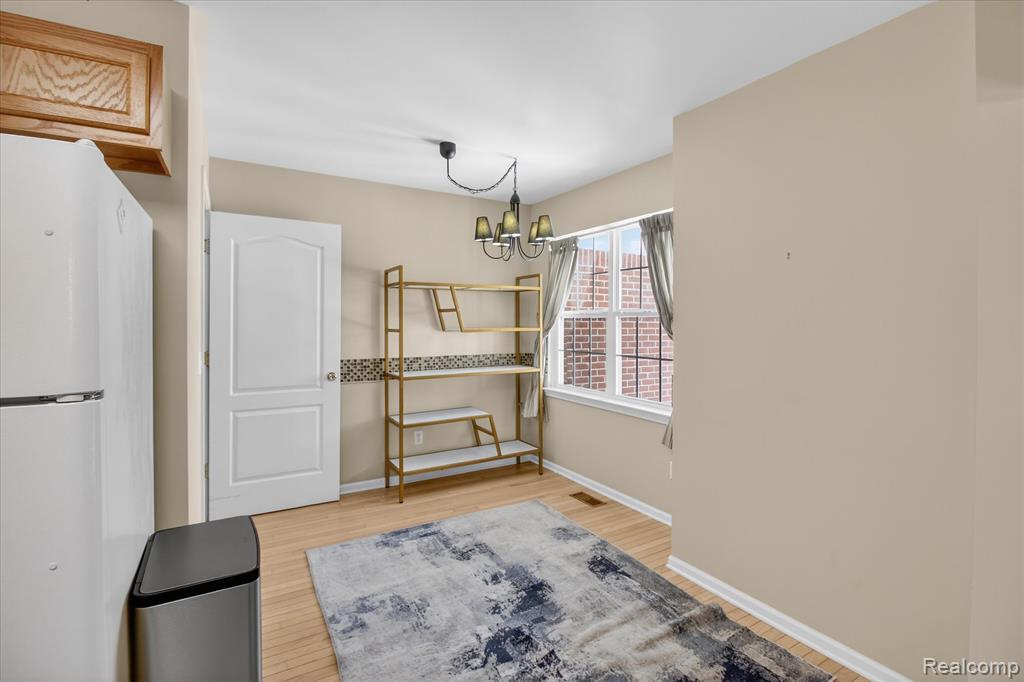 606 Shady Maple Drive, Wixom, MI 48393 — Photo 15