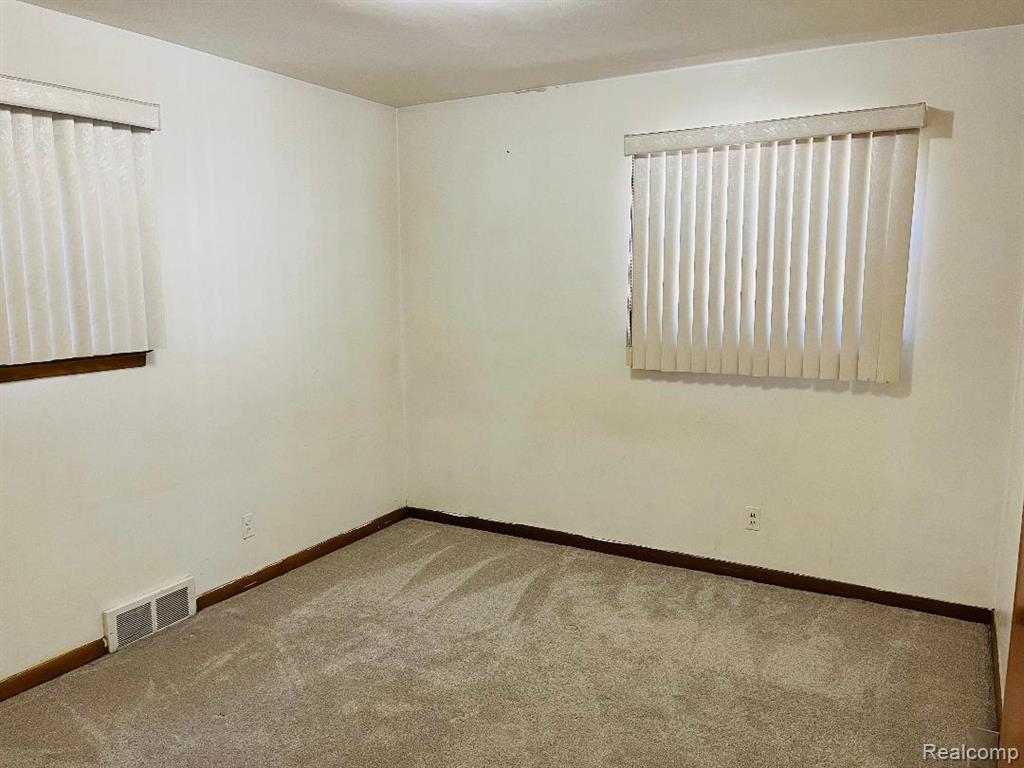 7653 Pinehurst Street, Dearborn, MI 48126 — Photo 14