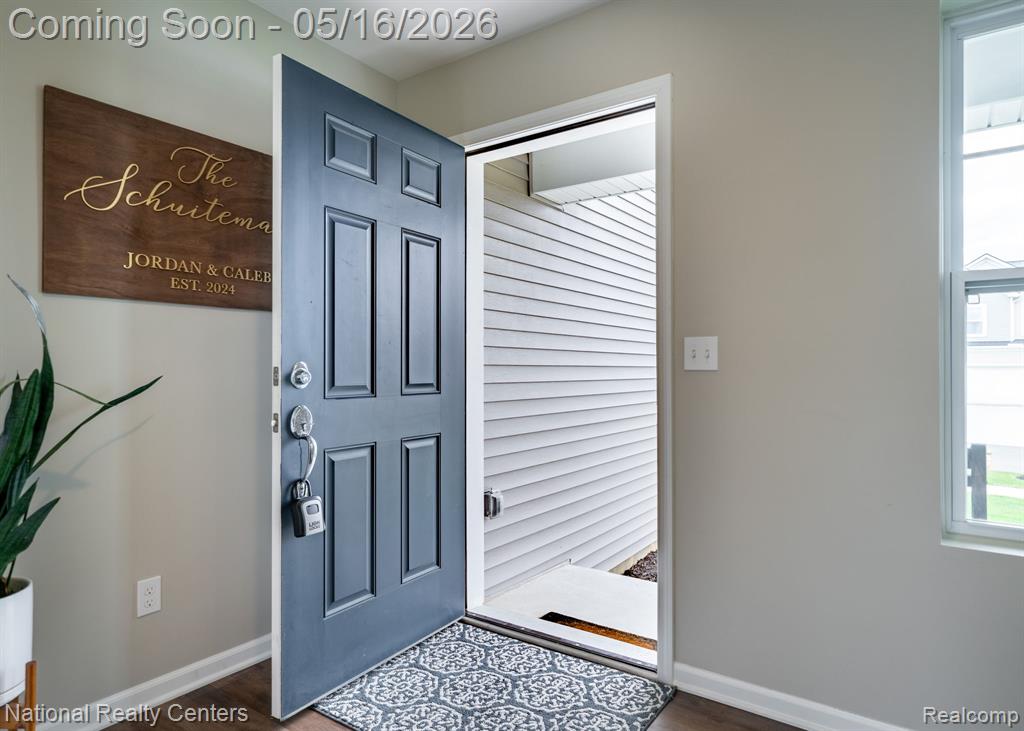 257 Sandhill Court, White Lake, MI — Photo 4