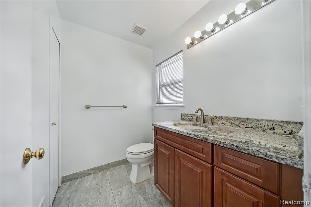 870 Huntclub Boulevard, Auburn Hills, MI 48326 — Photo 15