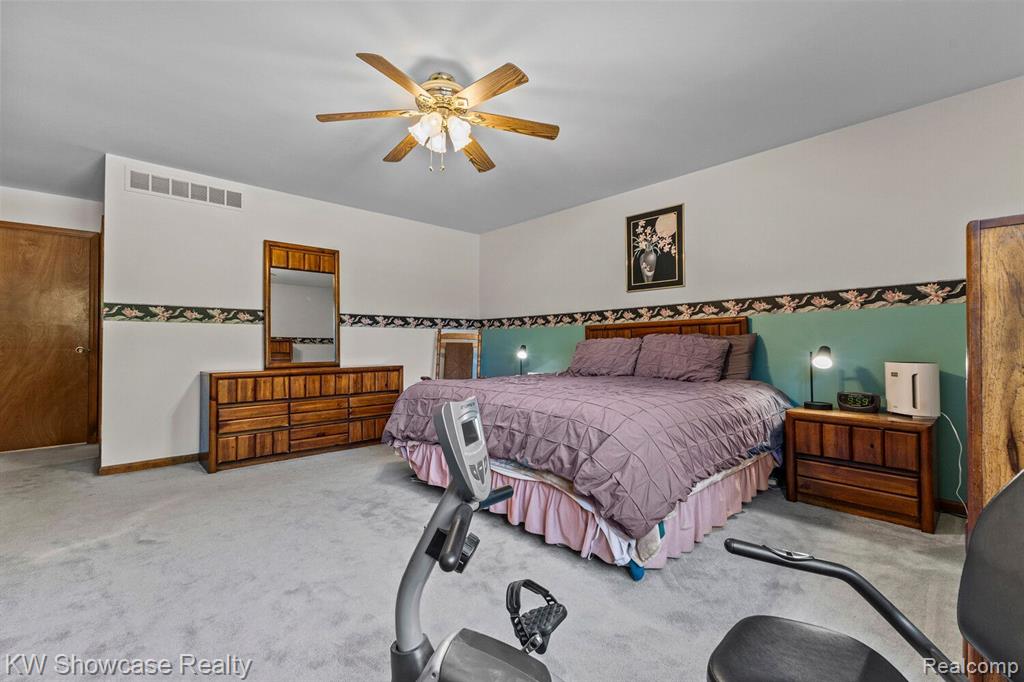 766 WHITE HOUSE Drive, Highland, MI 48356 — Photo 22