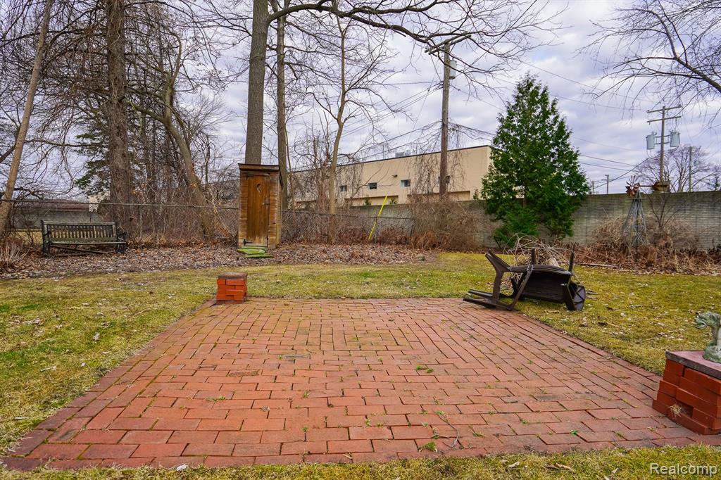 873 HENDRICKSON Boulevard, Clawson, MI — Photo 9