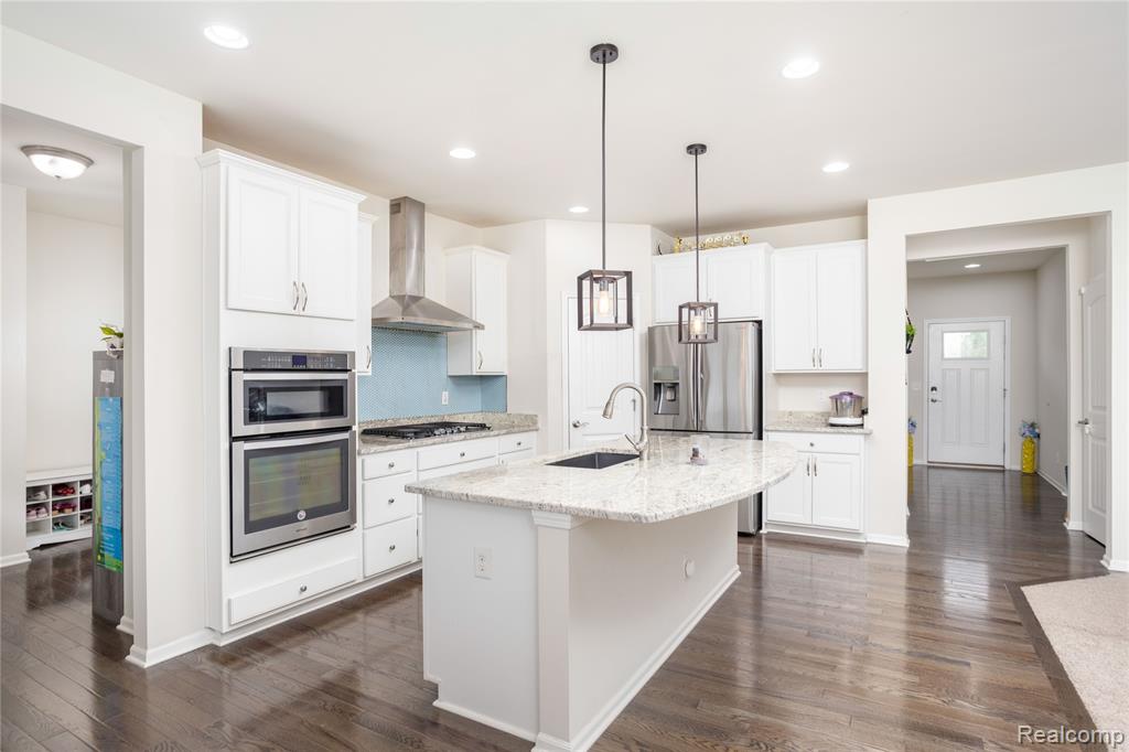 2391 Findley Circle, Lake Orion, MI — Photo 12