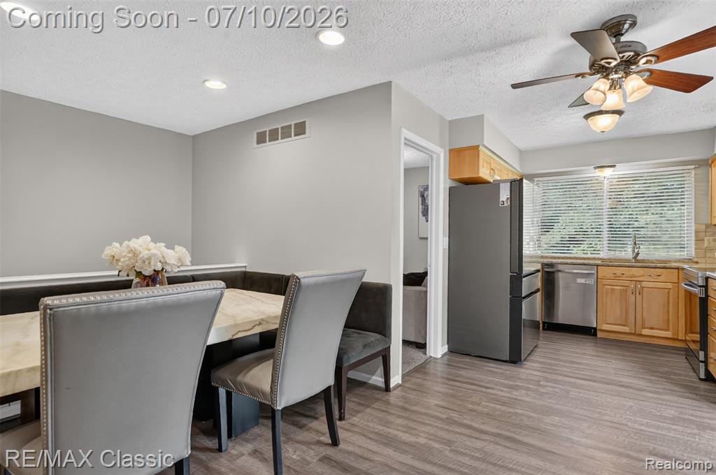 748 Randall Drive, Troy, MI 48085 — Photo 13