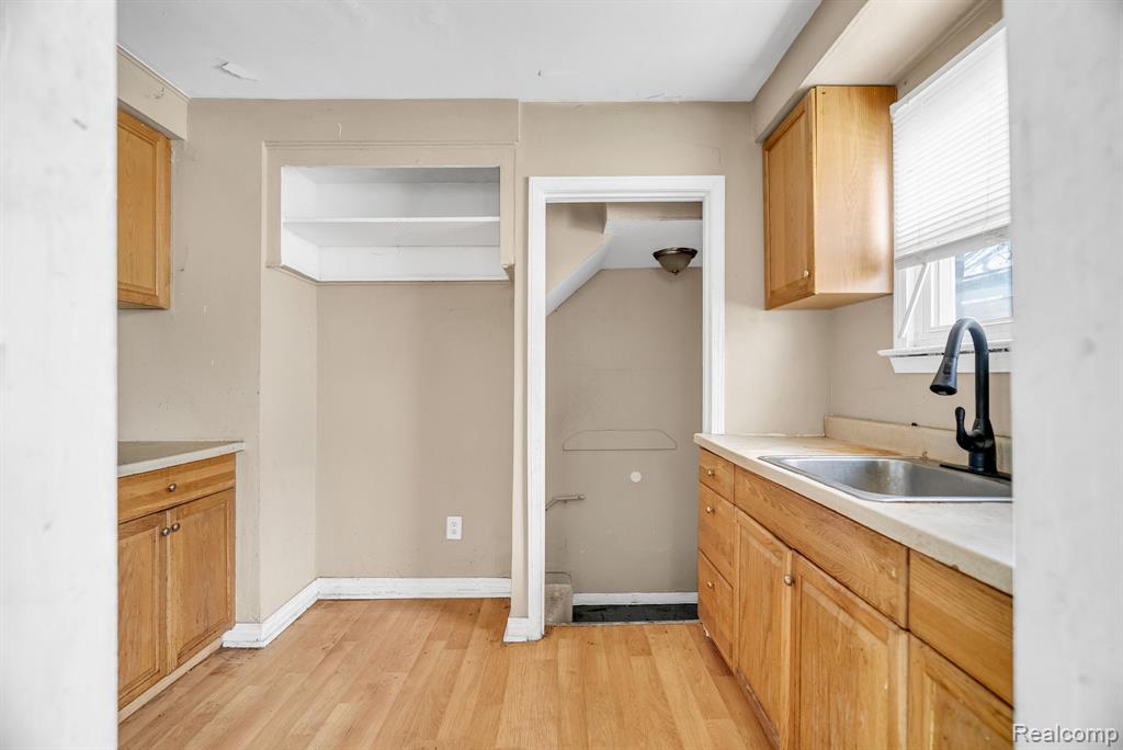18505 Ashton Avenue, Detroit, MI 48219 — Photo 11