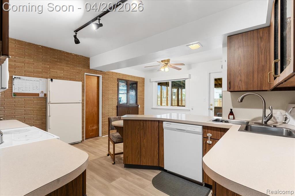 1232 Bel Air Drive, Flint, MI 48507 — Photo 9