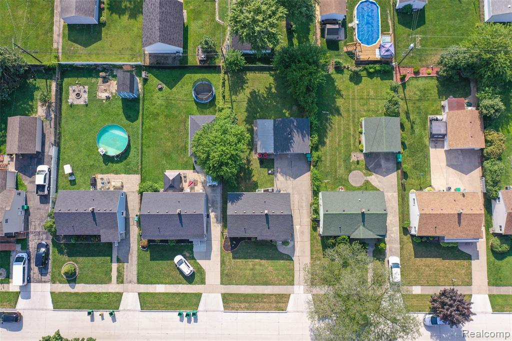 6647 Deering Street, Garden City, MI — Photo 30