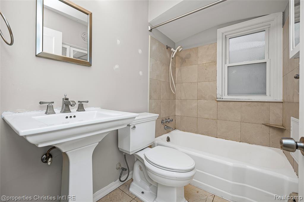 715 N Blair Avenue, Royal Oak, MI 48067 — Photo 28