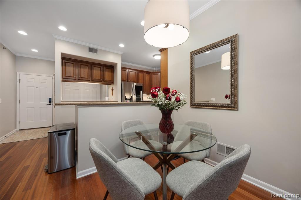 6600 Trillium Village Lane, 7, Clarkston, MI — Photo 5