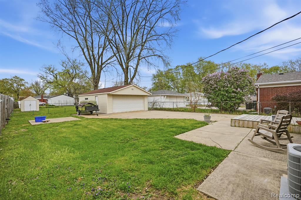 21525 Downing Street, Saint Clair Shores, MI 48080 — Photo 42
