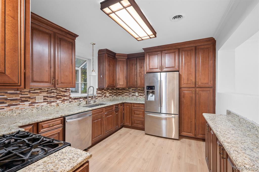 6551 Mayburn Street, Dearborn Heights, MI 48127 — Photo 15