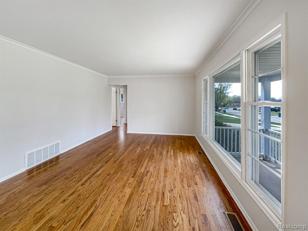 1097 GEORGINA Drive, Ypsilanti, MI 48198 — Photo 10