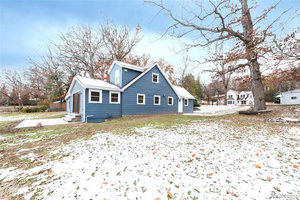 542 Oak Dale Drive, Chelsea, MI 48118 — Photo 10