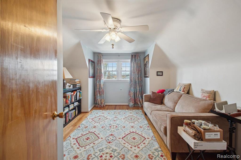 944 NEW YORK Avenue, Lincoln Park, MI 48146 — Photo 19