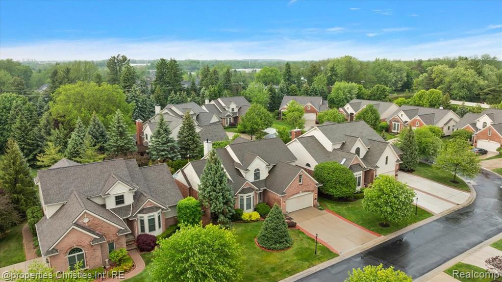 47274 Hunters Park Drive, Plymouth, MI 48170 — Photo 5