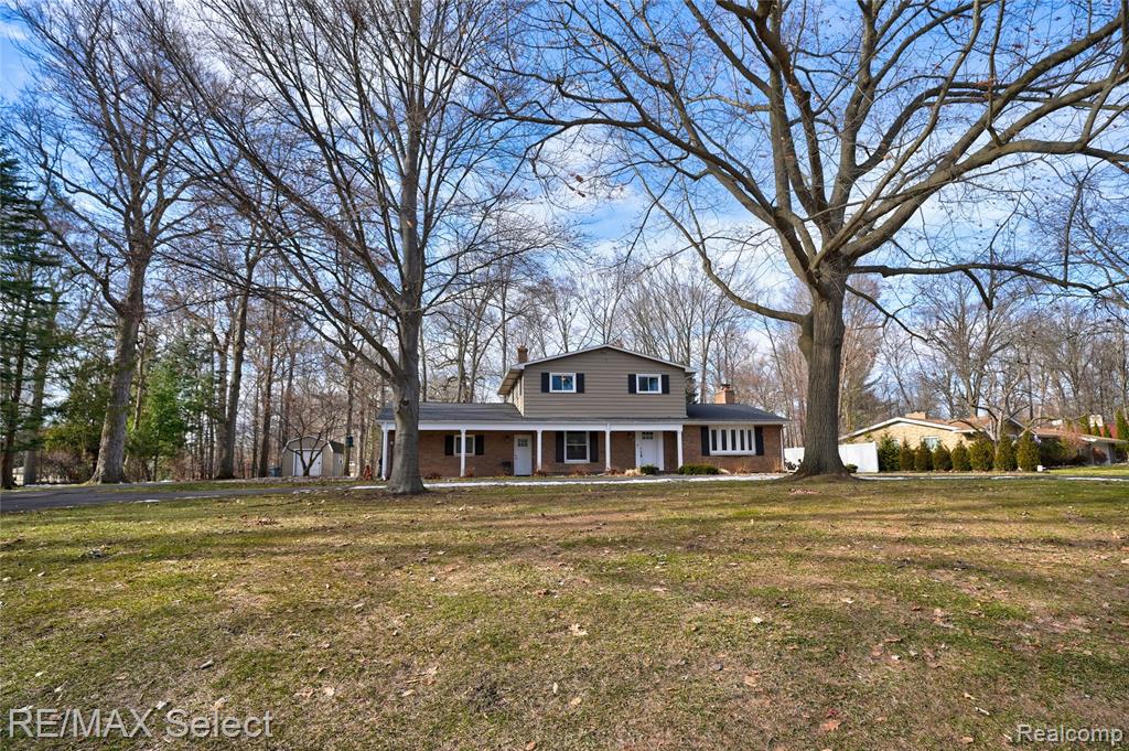 5401 S Sycamore Drive, Burton, MI 48509 — Photo 51