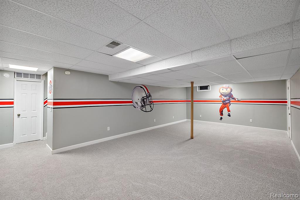 10161 LONGFORD Drive, South Lyon, MI 48178 — Photo 53