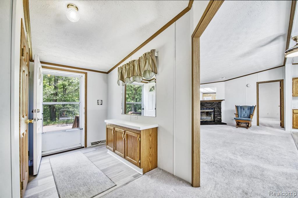 917 E HOADLEY Street, MI 49802 — Photo 16