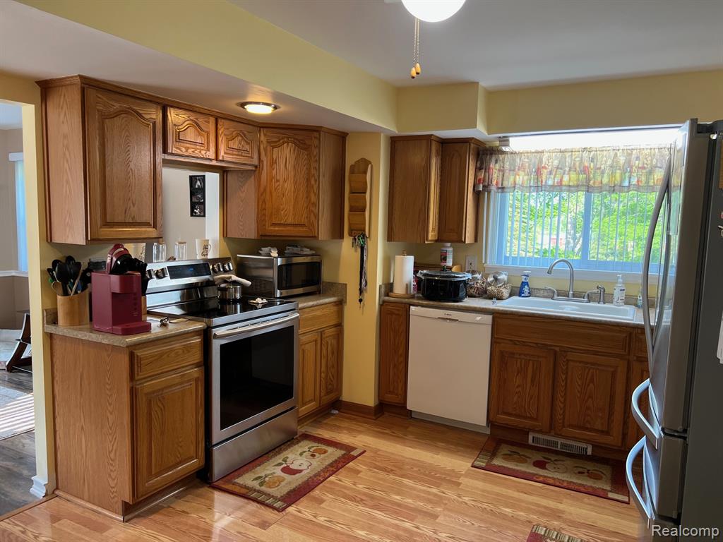 3742 W Barnes Lake Road, Columbiaville, MI 48421 — Photo 15
