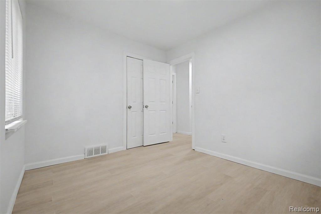 8849 Whitcomb Street, Detroit, MI 48228 — Photo 23
