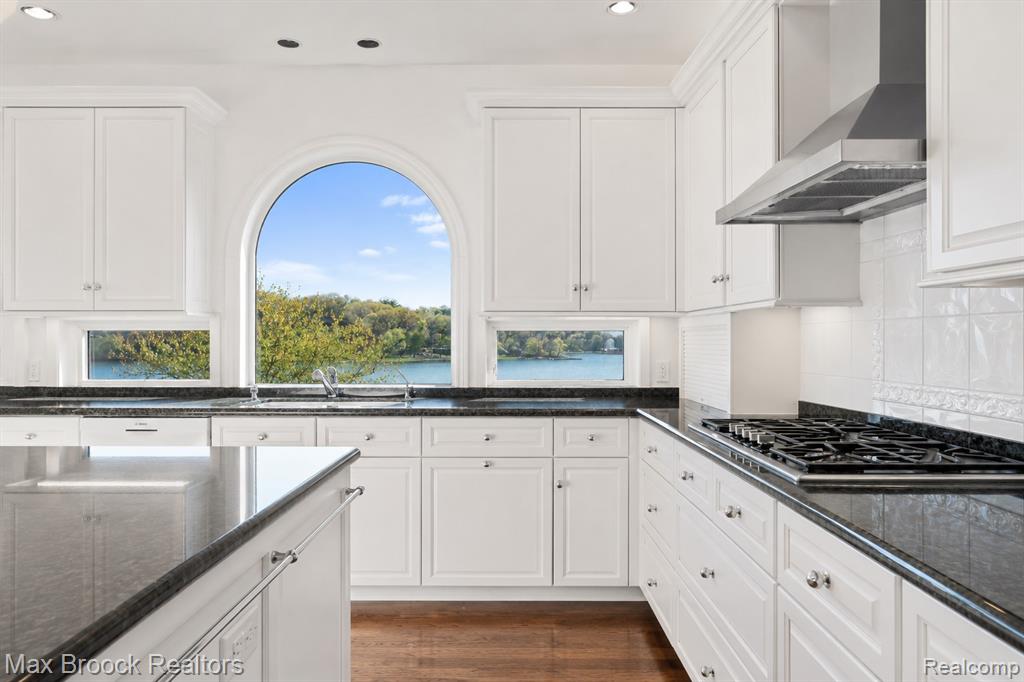 1832 Long Lake Shore Drive, Bloomfield Hills, MI 48302 — Photo 20
