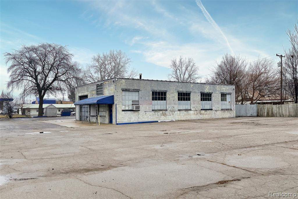 14239 TELEGRAPH Road, Taylor, MI