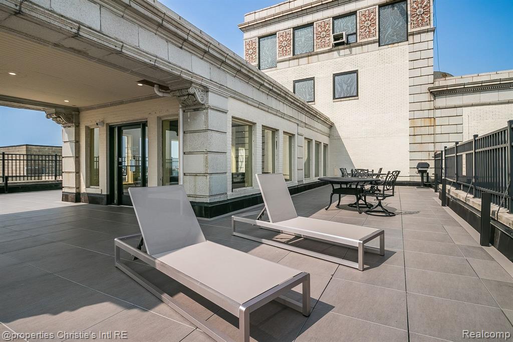 15 E KIRBY Street, 404, Detroit, MI 48202 — Photo 44