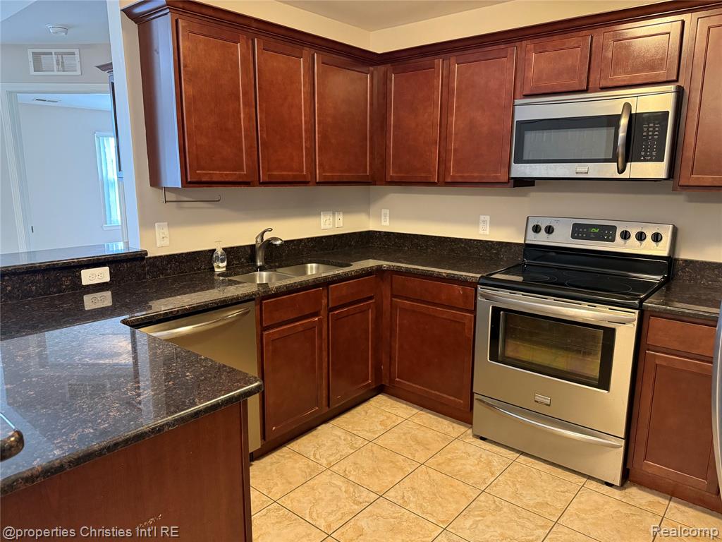 8413 Heywood Circle, Sterling Heights, MI 48312 — Photo 3