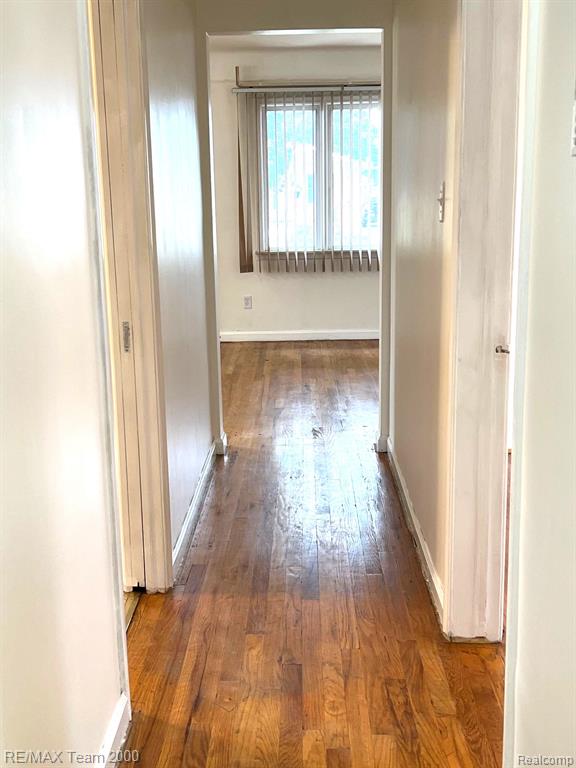 8252 DALE Street, Dearborn Heights, MI 48127 — Photo 7
