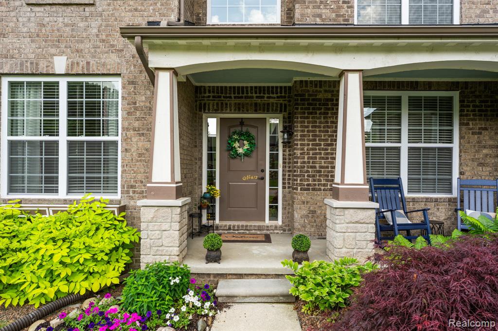 613 Olivia Drive, Milford, MI 48381 — Photo 2