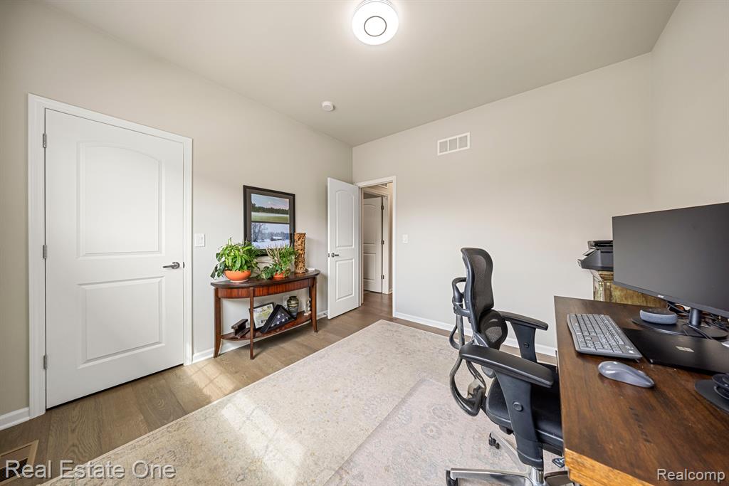48582 EASTBRIDGE Drive, Canton, MI 48188 — Photo 25