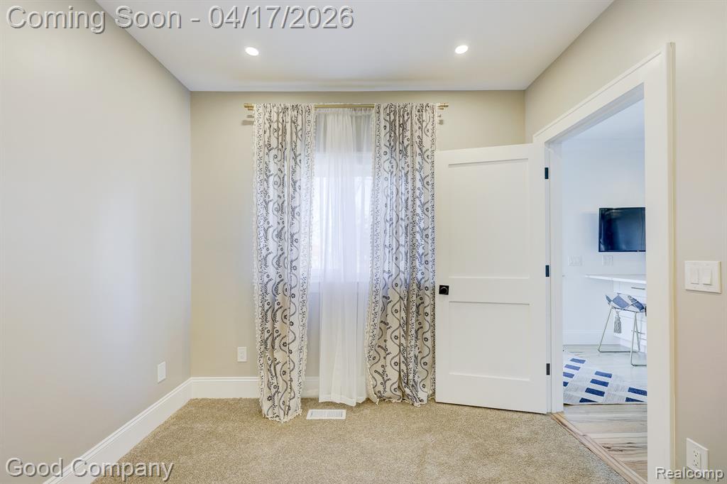 812 E George Avenue, Hazel Park, MI 48030 — Photo 27