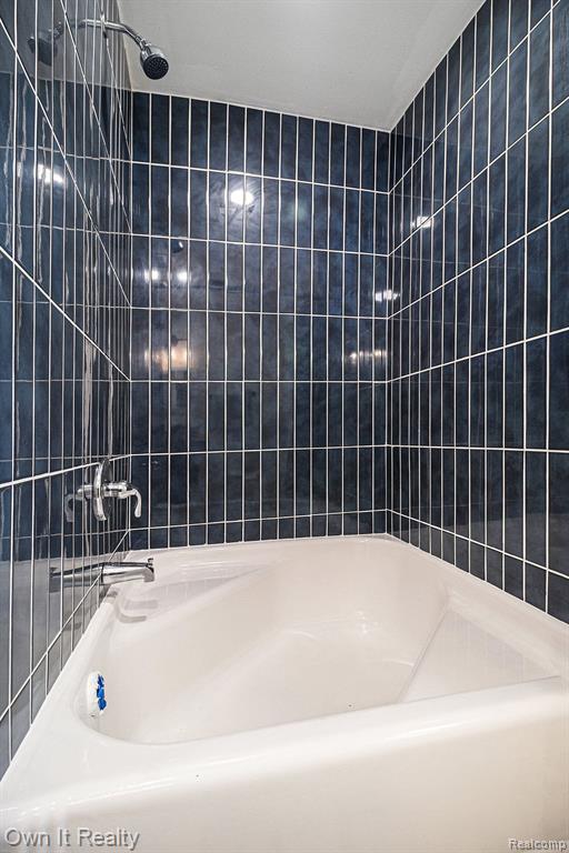 9320 W OUTER Drive, Detroit, MI 48219 — Photo 19