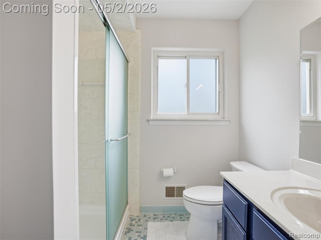 8618 Alwardt Drive, Sterling Heights, MI 48313 — Photo 22