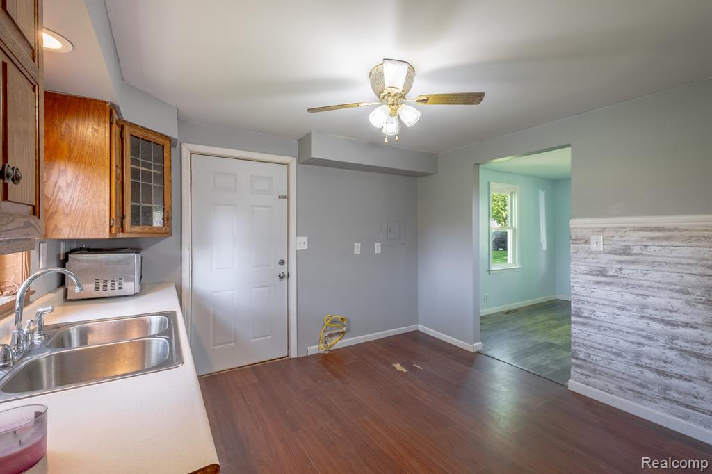4472 MARLBOROUGH Drive, Flint, MI 48506 — Photo 6