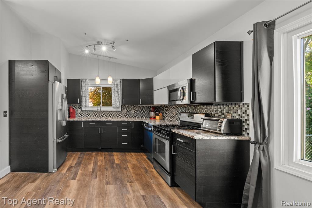 49431 Fuller Road, Chesterfield, MI — Photo 9