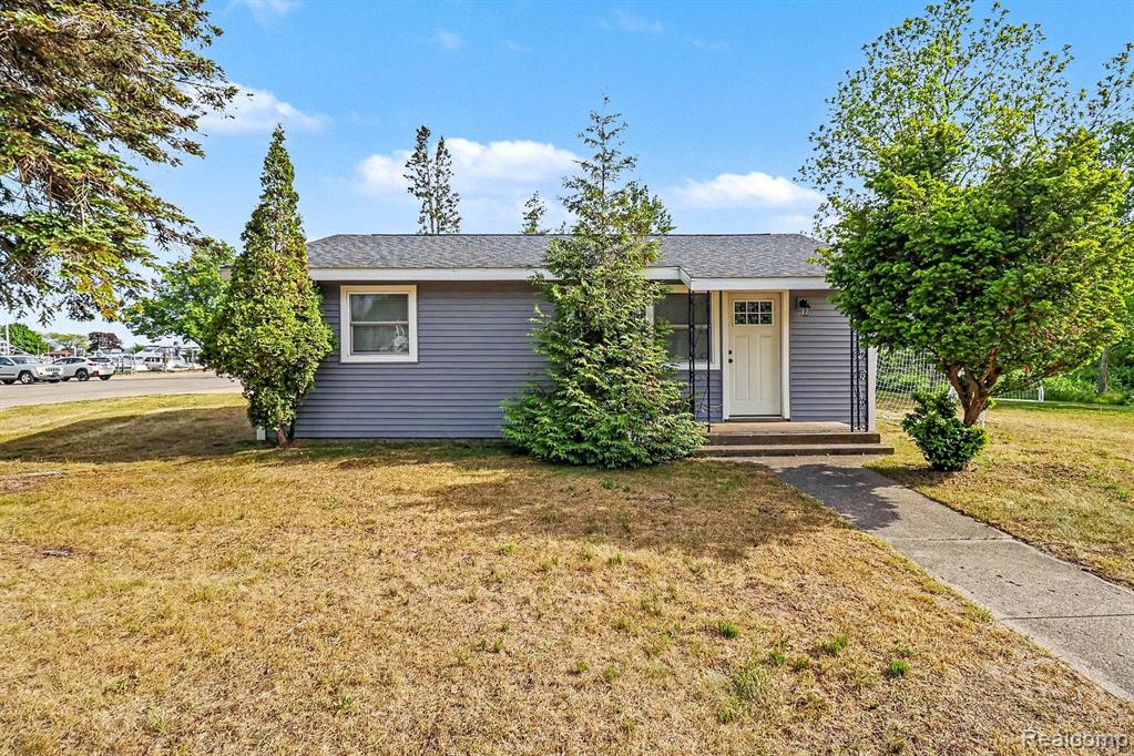 701 W Loomis Street, Ludington, MI 49431 — Photo 34