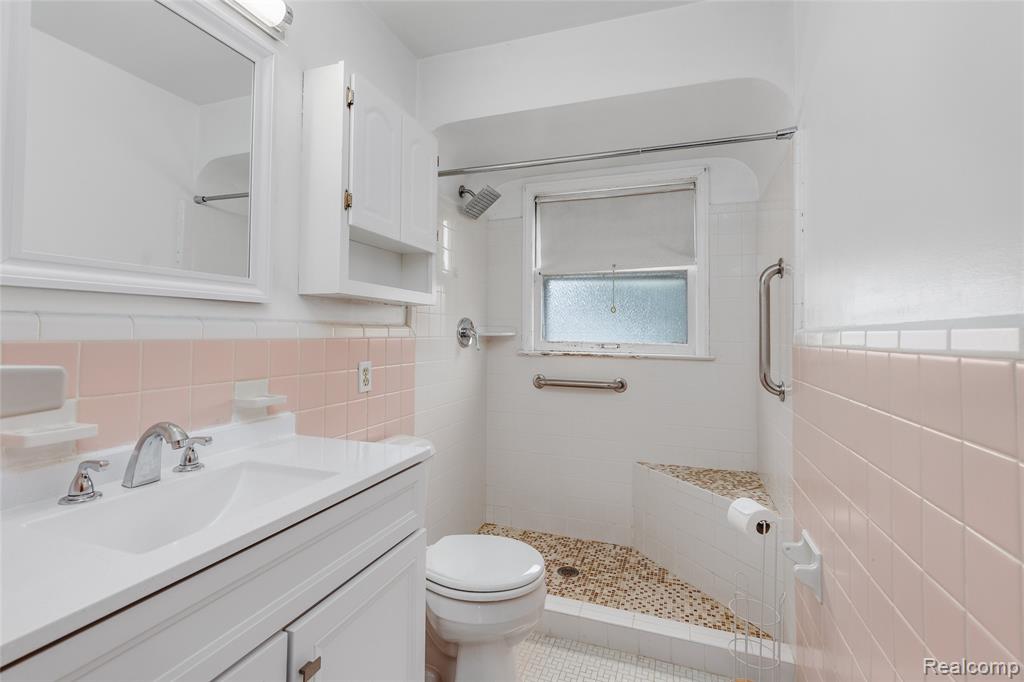 15738 Frazho Road, Roseville, MI 48066 — Photo 11