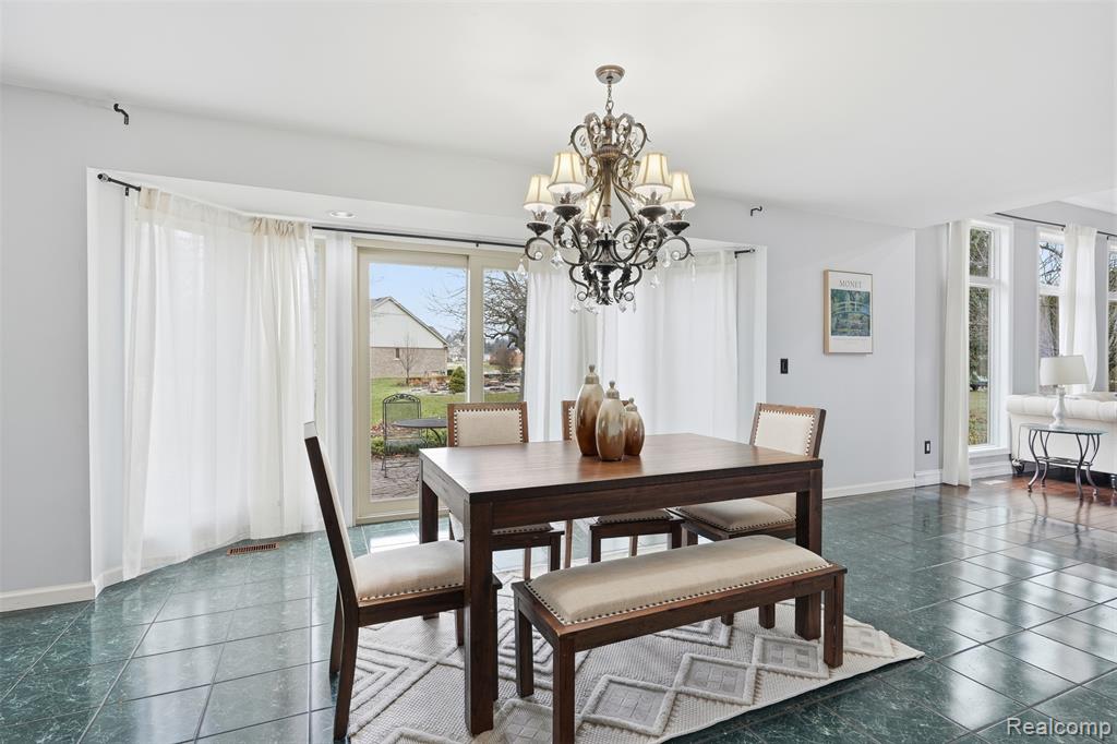 42739 Pond View Drive, Sterling Heights, MI 48314 — Photo 17