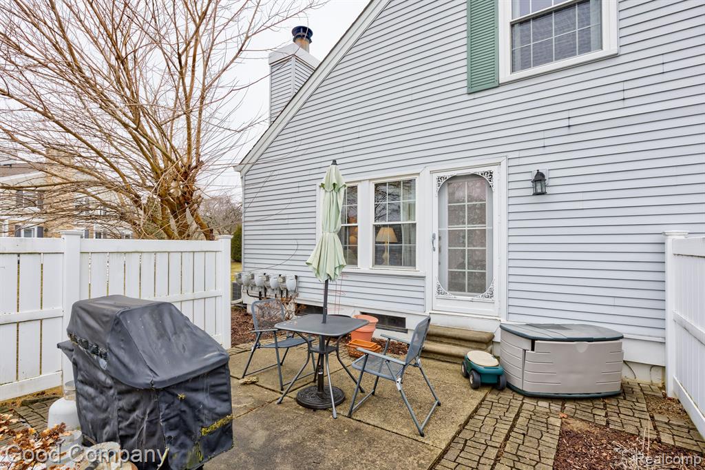 21208 E GLEN HAVEN Circle, Northville, MI 48167 — Photo 35