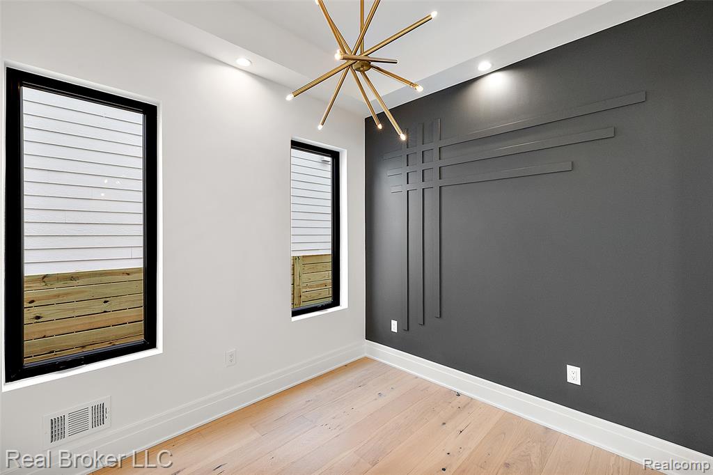 4240 Tonawanda Avenue, Royal Oak, MI 48073 — Photo 18