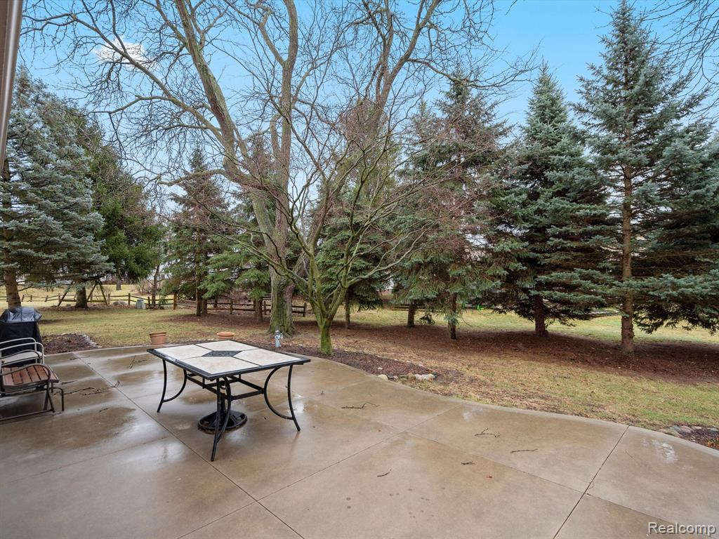 825 DARTFORD PLACE Drive, Rochester Hills, MI 48307 — Photo 33