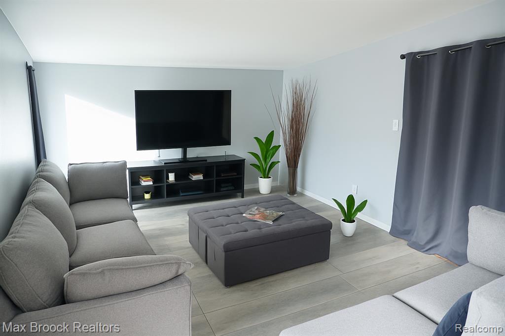 8223 San Marco Boulevard, Sterling Heights, MI 48313 — Photo 4